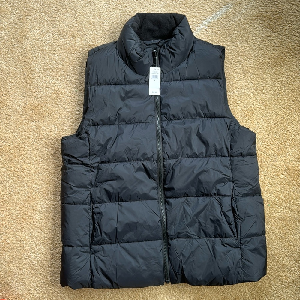 Gap size medium vest NWT